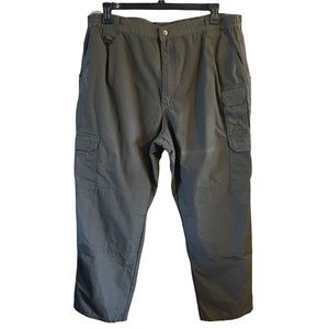 5.11 tactical Series army green size 44/32
